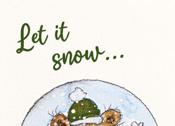 Aquarellkarte Let it snow. Ein lächelnder Bär mit grüner Mütze in einer Schneekugel mit Tannenbaum.