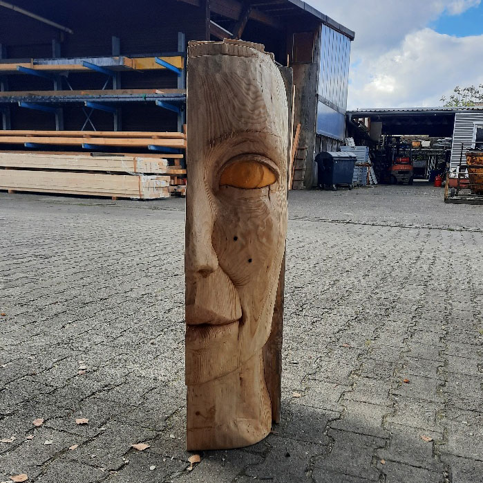 Holzskulptur von Fred Hauns